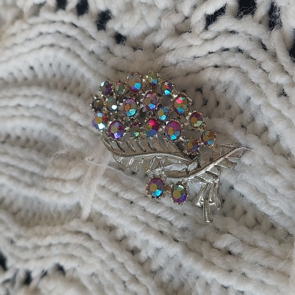 Coco Aurora Borealis Silver Leaf/Feather Statement Brooch - Picture 3 of 8